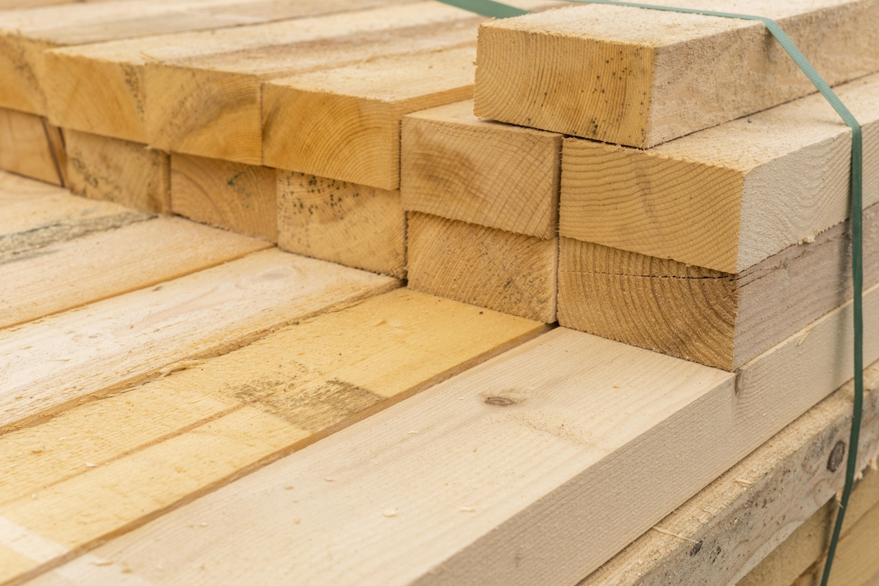 drewno konstrukcyjne zastosowanie